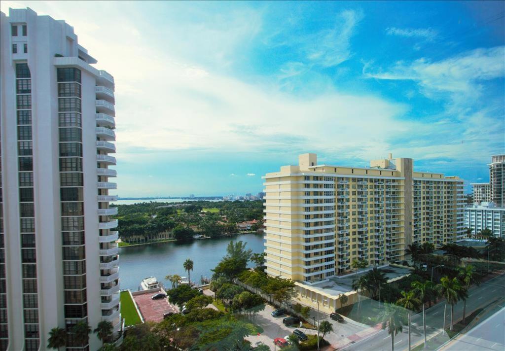 Castle 1118 Studio Bayview Direct Beach Access, Tennis, Pool, Restaurants, Free Parking マイアミビーチ エクステリア 写真