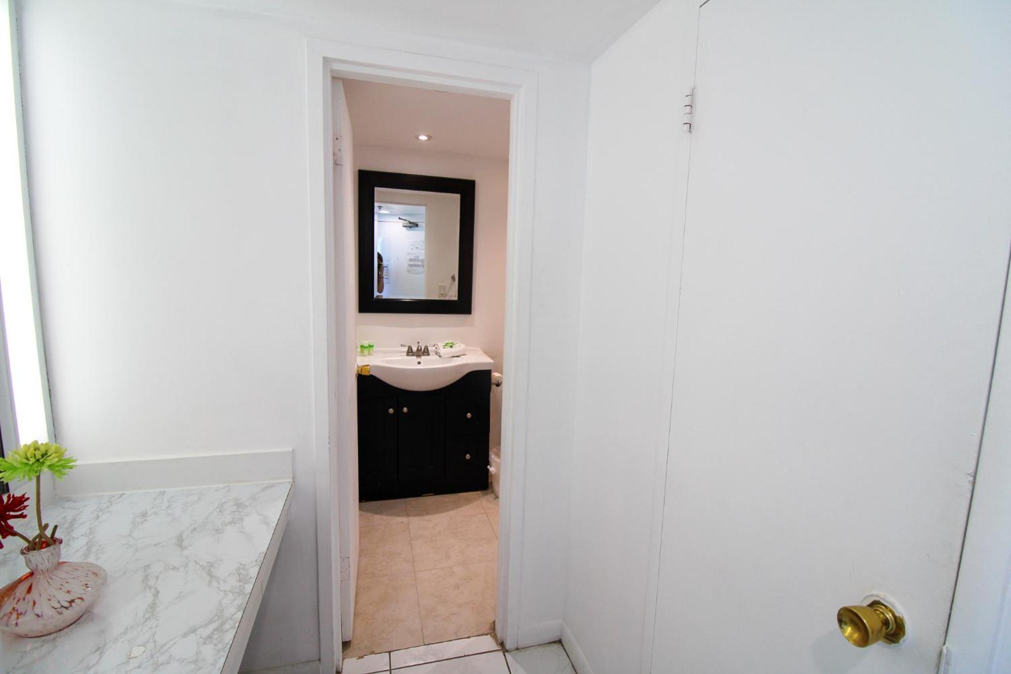 Castle 1118 Studio Bayview Direct Beach Access, Tennis, Pool, Restaurants, Free Parking マイアミビーチ エクステリア 写真